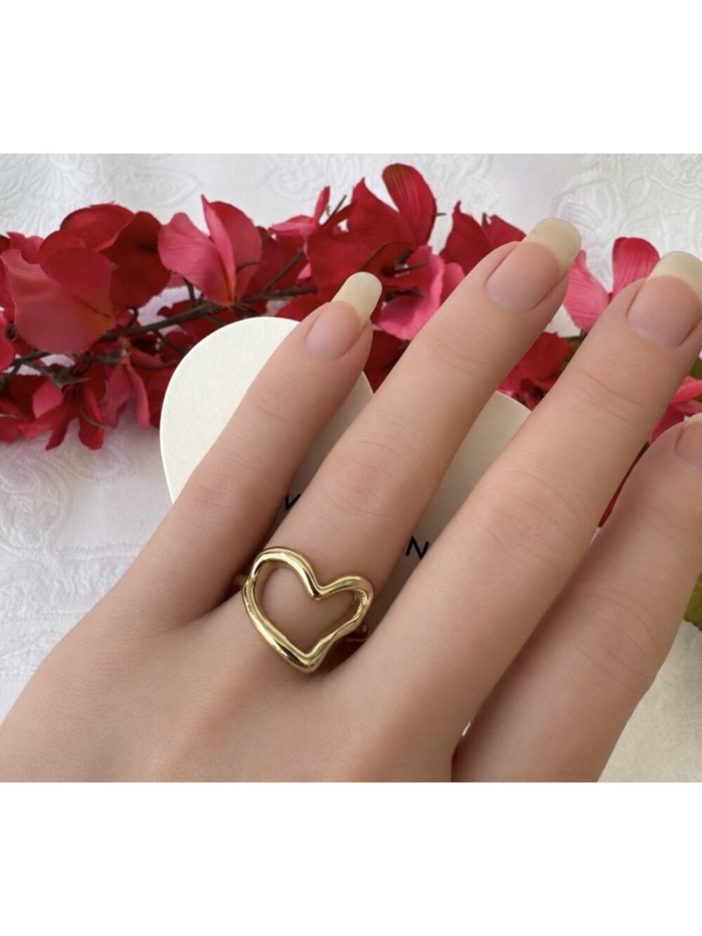 American Eagle Ring Open Heart Shaped SIZE 8 Women's Ring Goldtone NEW